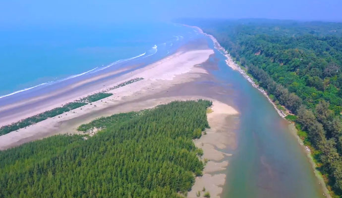 Captivating Views of the Bay of Bengal