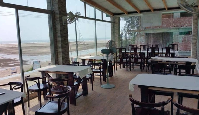 Group dining arrangements