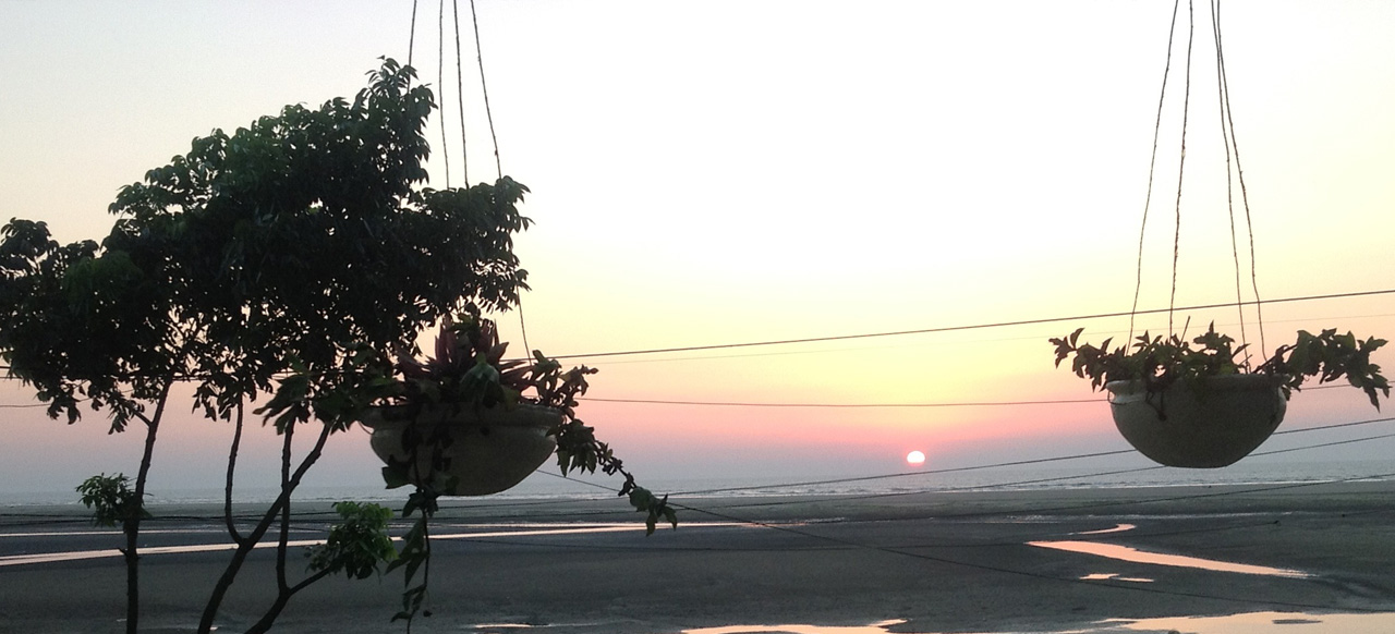 Sampan Beautiful Sunset View